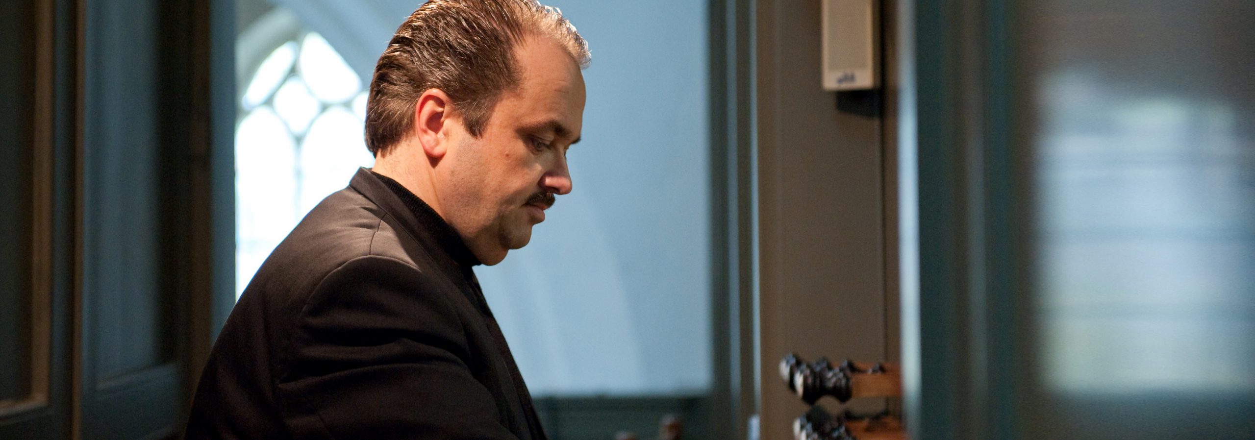 Streamconcert organist Martin Mans gaat vanuit Oosterkerk wereld over
